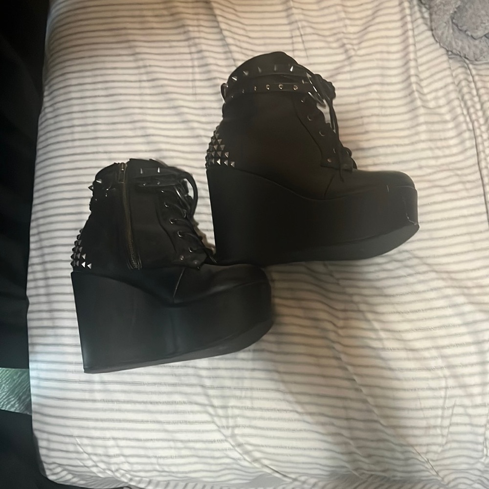DEMONIA CULT.   POISON-101 Black platforms
